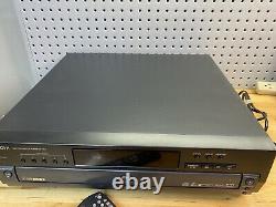 Hitachi (DV-C605U) DVD CD Video 5 Disc Carousel Changer / Player With REMOTE