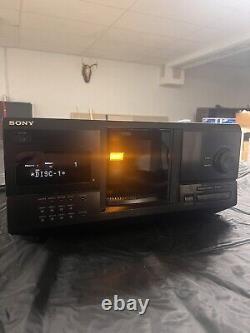 SONY CDP-CX220 200 Disc CD Carousel Changer Player. No Remote