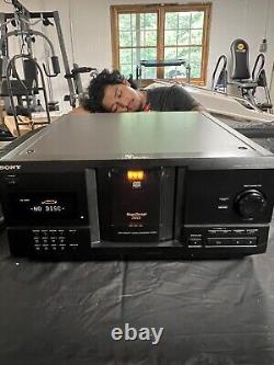 SONY CDP-CX220 200 Disc CD Carousel Changer Player. No Remote