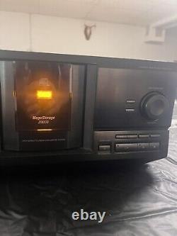 SONY CDP-CX220 200 Disc CD Carousel Changer Player. No Remote