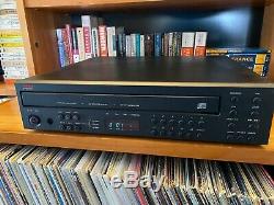 Vintage ADCOM GCD-700 5 Disc CD Changer / Player Audiophile Grade Remote