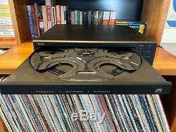 Vintage ADCOM GCD-700 5 Disc CD Changer / Player Audiophile Grade Remote